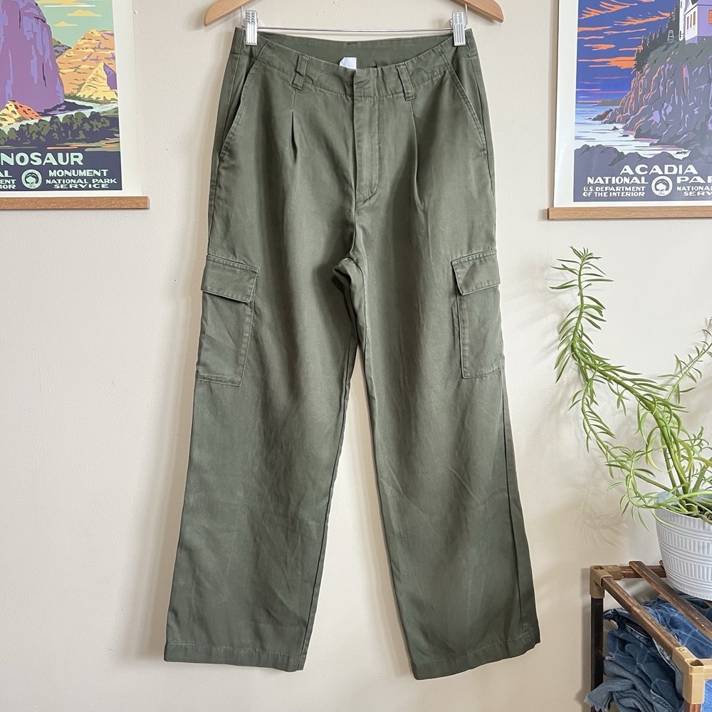 Gap Women's Green Cargo Size 4 EUC 100% Lyocell Pants Straight Leg Grunge 90s